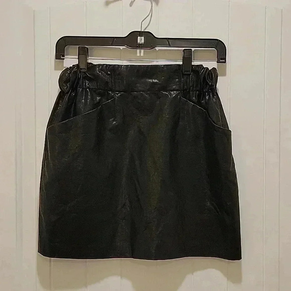 Zara Dresses & Skirts - Zara Basics Faux Leather Mini Skirt Size XS